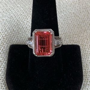 🧡Living Coral Quartz Cocktail Ring🧡